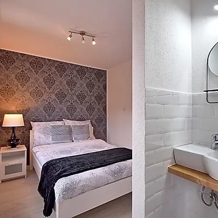 Leokadia Przy Plazy Prywatne Bed & Breakfast
